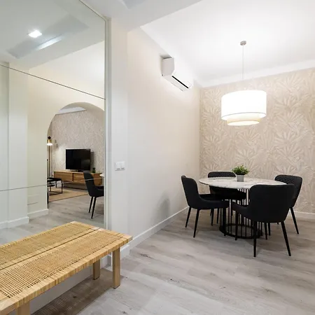 Cozy Apartment In The Heart Of Malaga Exterior photo